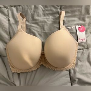 Freya Offbeat Underwire Plunge Moulded Bra AA5450 SIZE: 32H (US) COLOR: Nude